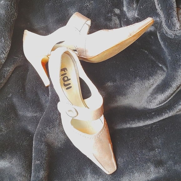 FIDJI B552-Grey Toupe Heels - Picture 2 of 10